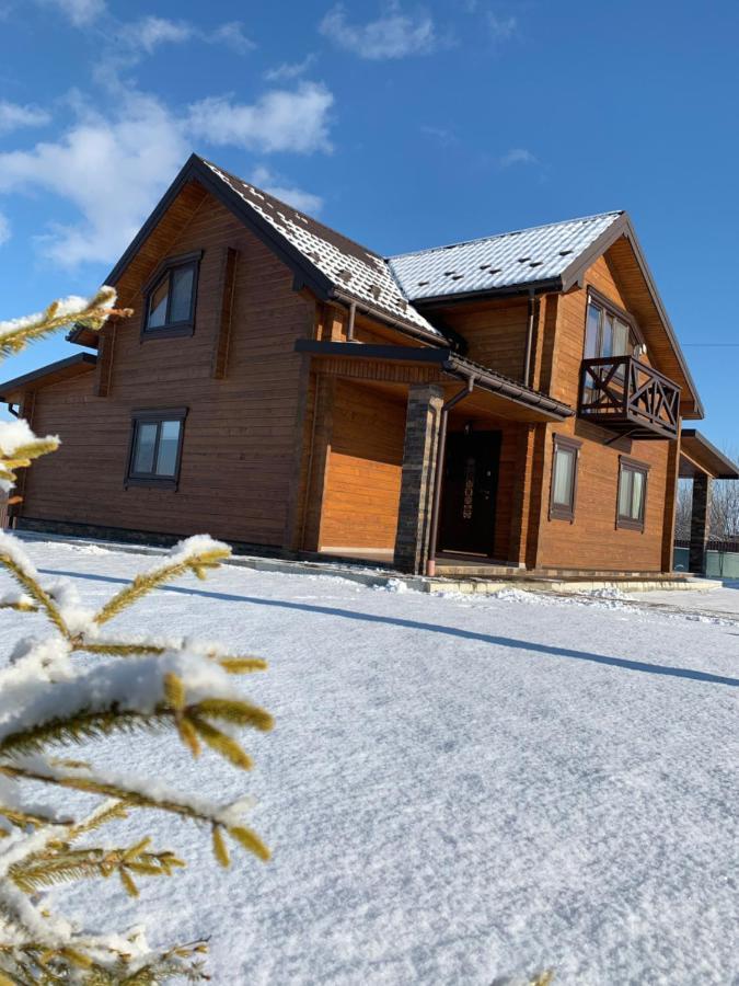 Villa Family House Truskavets Modrychi エクステリア 写真