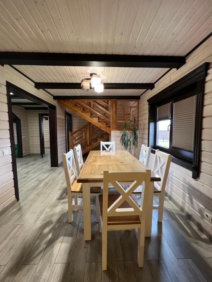 Villa Family House Truskavets Modrychi エクステリア 写真