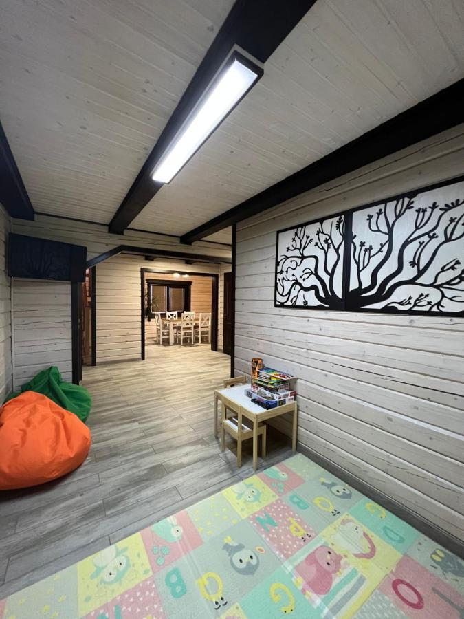 Villa Family House Truskavets Modrychi エクステリア 写真